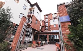 King Tamar Hotel By Luxuria Hotels